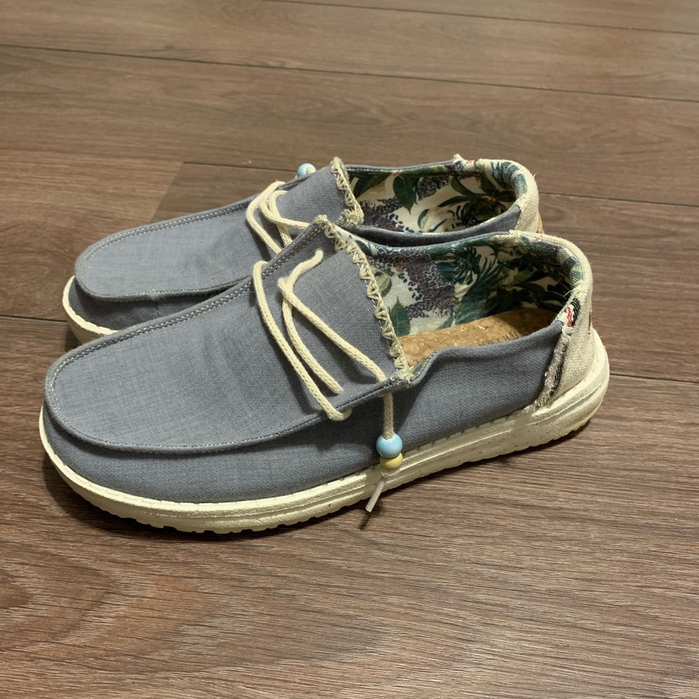 Hey dudes only worn 1 time brand new/ no box